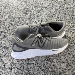 New Balance Fresh Foam Arishi v4 Running Sneaker Shoe M10 MARISEG4